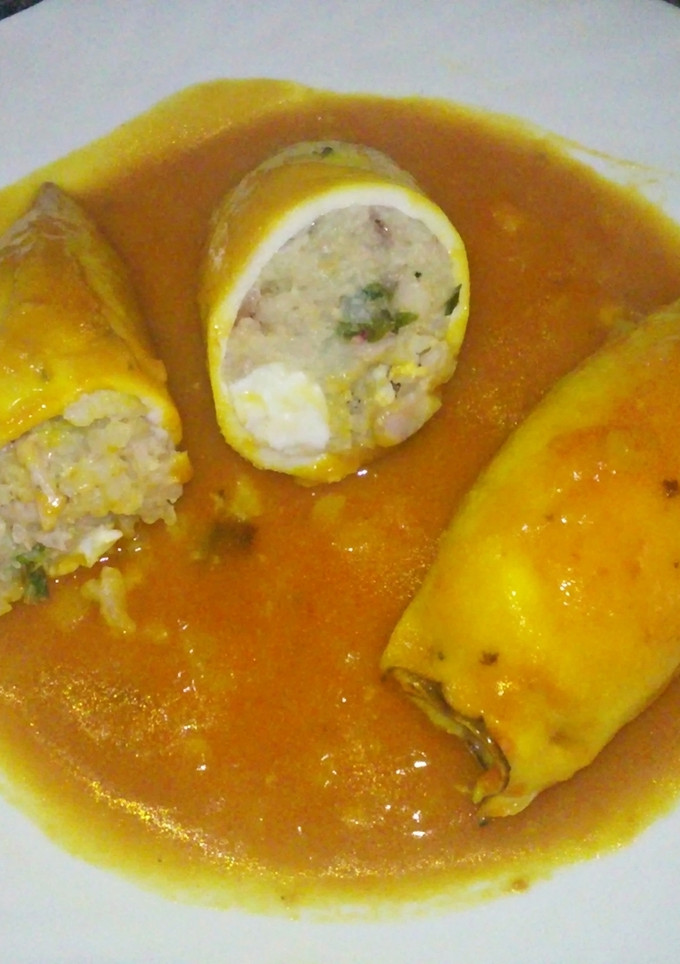 Una foto de Calamares rellenos de arroz y huevo