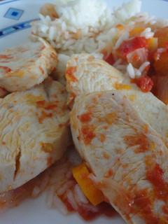 Una foto de Solomillos de pavo estofados con verduras