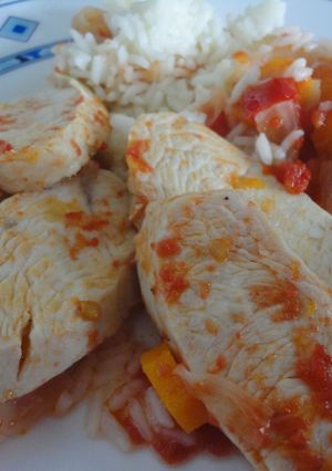 Una foto de Solomillos de pavo estofados con verduras