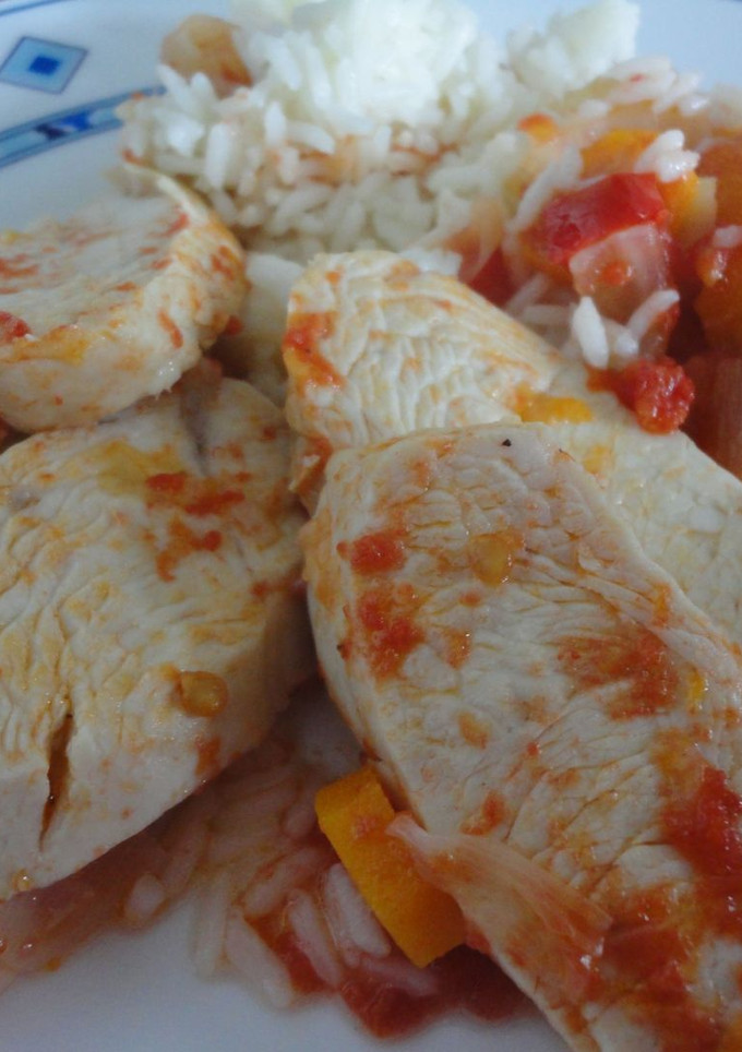 Una foto de Solomillos de pavo estofados con verduras
