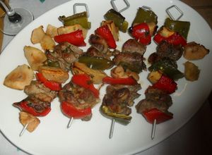 Foto principal de Brochetas de cerdo y manzanas