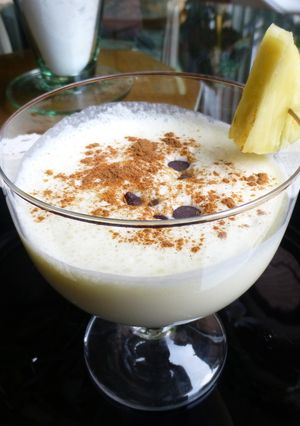 Una foto de Batido de piña aromatizado con canela