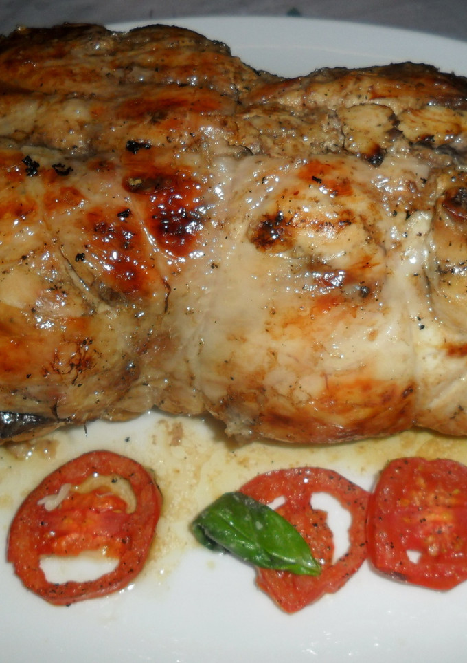 Una foto de Pollo relleno con queso de cabra y tomates