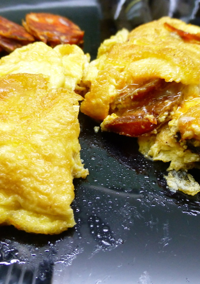 Una foto de Tortilla francesa de chorizo