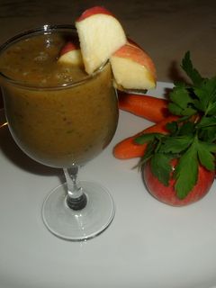 Una foto de Batido verde de mandarinas y hojas de perejil