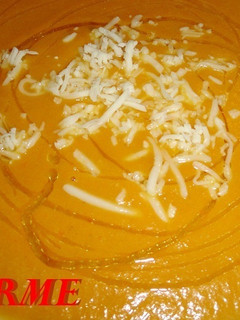 Una foto de Crema de zanahoria con queso mozzarella
