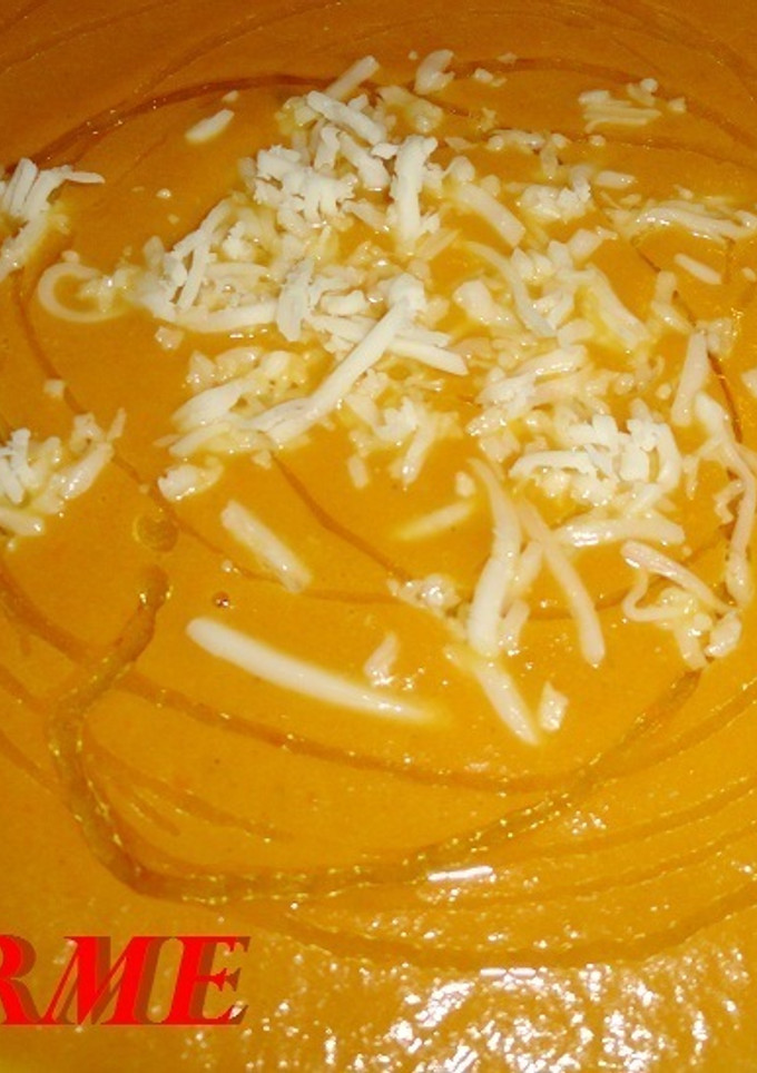 Una foto de Crema de zanahoria con queso mozzarella