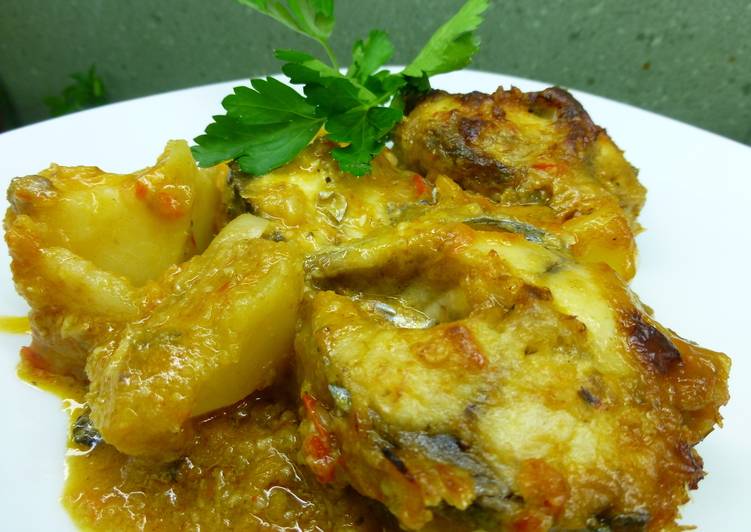 Chicharro en cazuela al horno