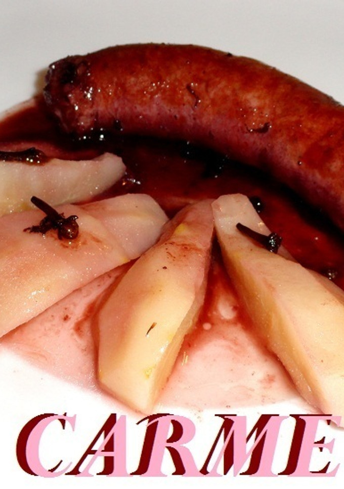 Una foto de Butifarras al vino tinto con peras