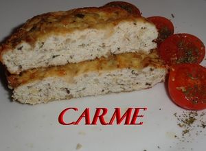 Una foto de Pastel de pollo con setas y almendras
