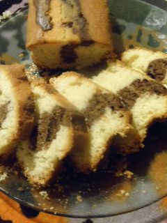 Una foto de Budín de naranja marmolado