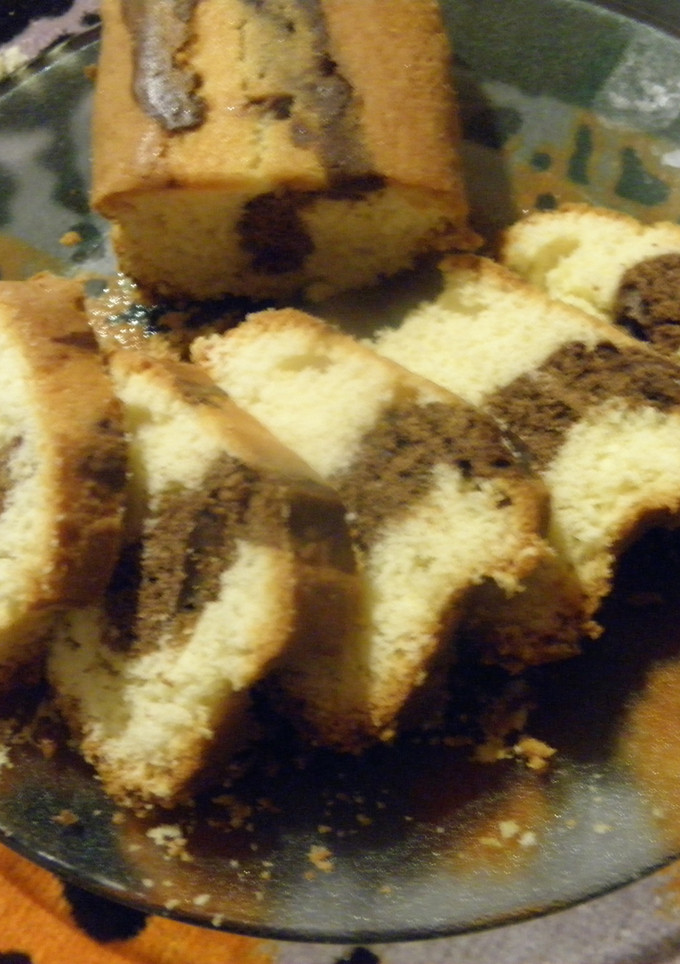 Una foto de Budín de naranja marmolado