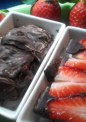 Una foto de Fresas con chocolate rápido