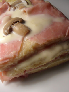 Una foto de Pastel de jamón y queso a microondas