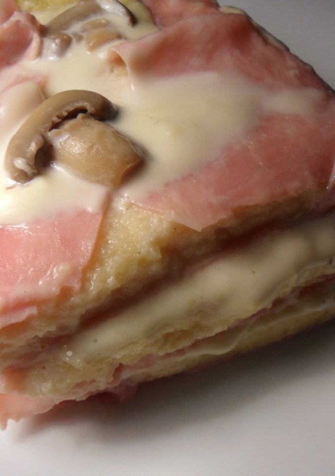 Una foto de Pastel de jamón y queso a microondas