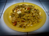 Lazos de pasta con verduras y huevo