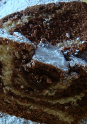 Una foto de Budín marmolado de coco y chocolate