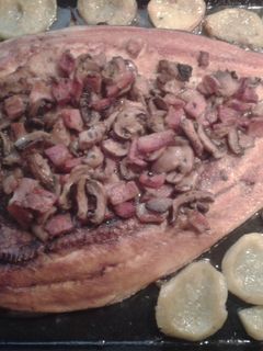 Una foto de Truchón con champiñones y beicon