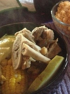 Una foto de Caldo de res en olla express