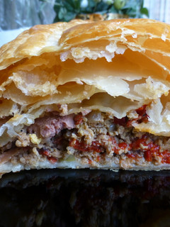 Una foto de Pastel de carne con hojaldre