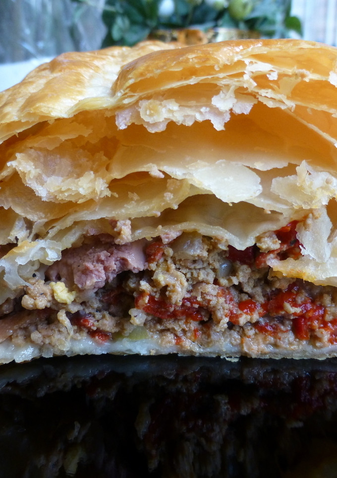 Una foto de Pastel de carne con hojaldre