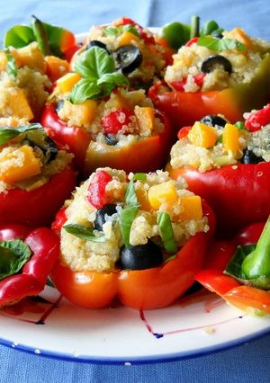 Una foto de Pimientos rojos rellenos de quinoa