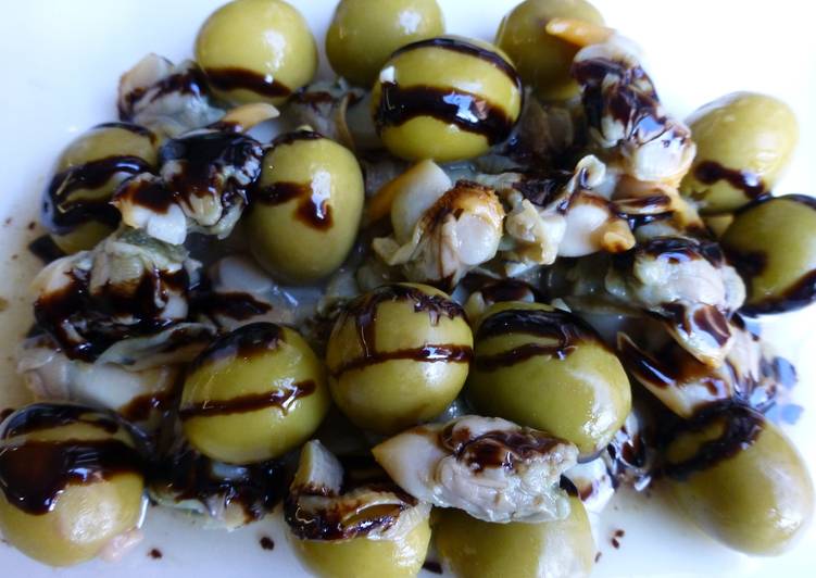 Aperitivo de berberechos y aceitunas