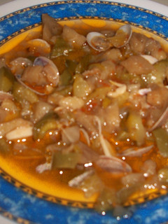 Una foto de Cazuelita de almejas con verduras Cartageneras