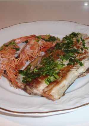 Una foto de Bonito a la plancha con picadillo