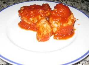 Una foto de Bonito en salsa de tomate