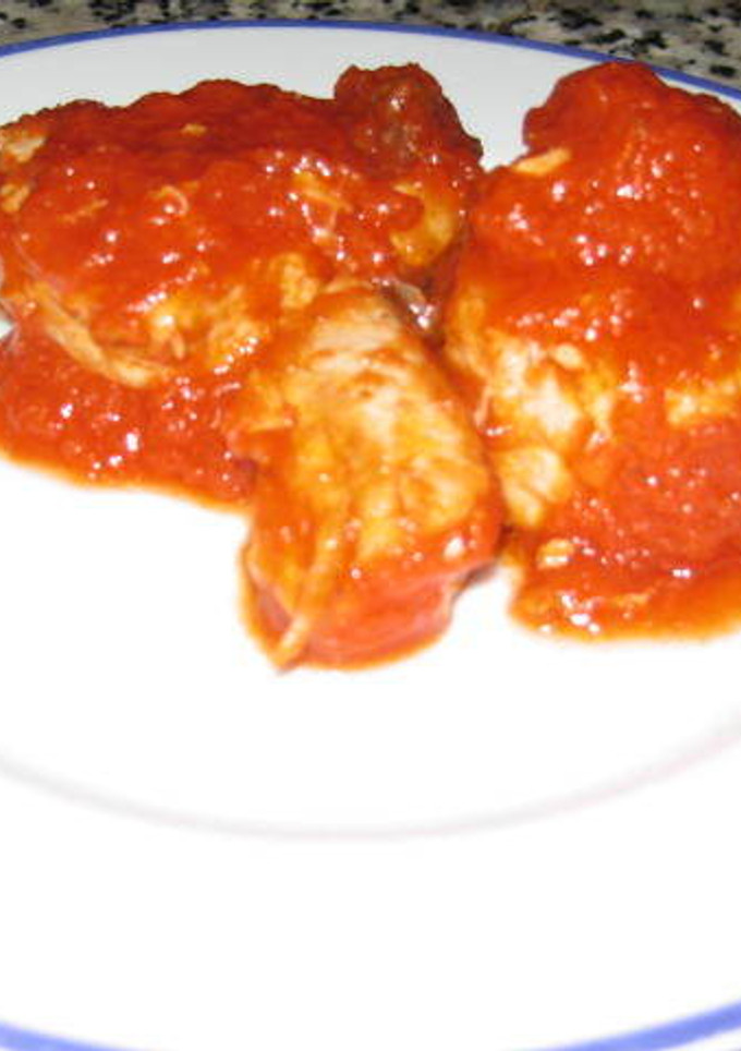 Una foto de Bonito en salsa de tomate