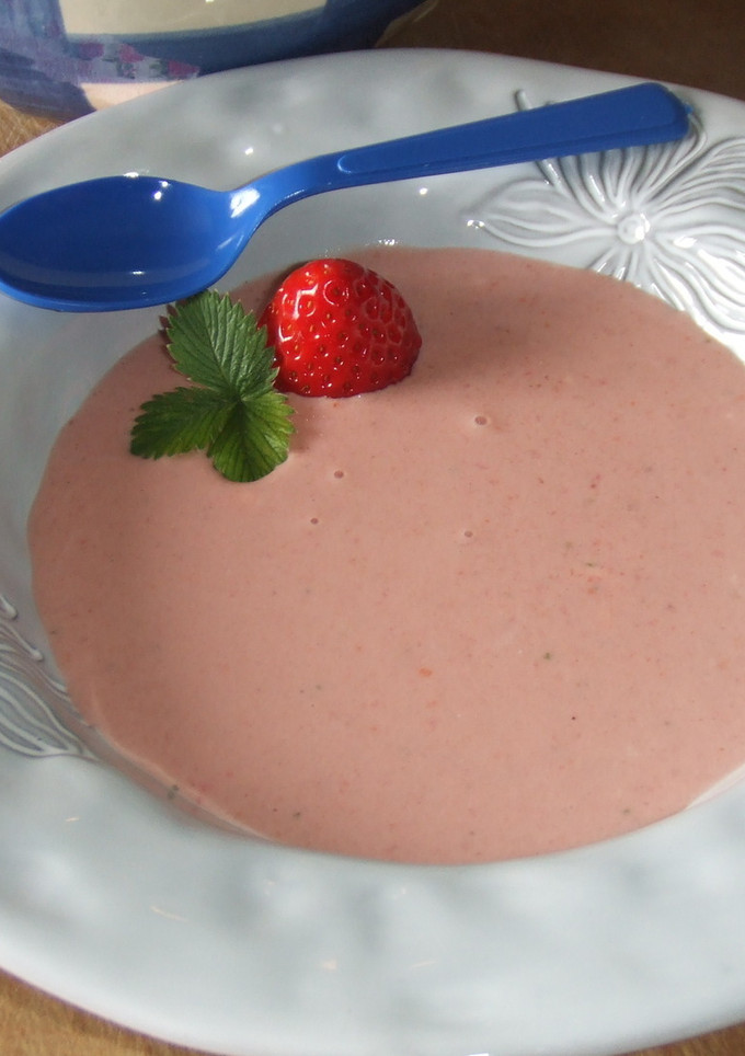 Una foto de Sopita de fresas con vino dulce