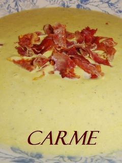 Una foto de Crema campesina con crujiente de jamón