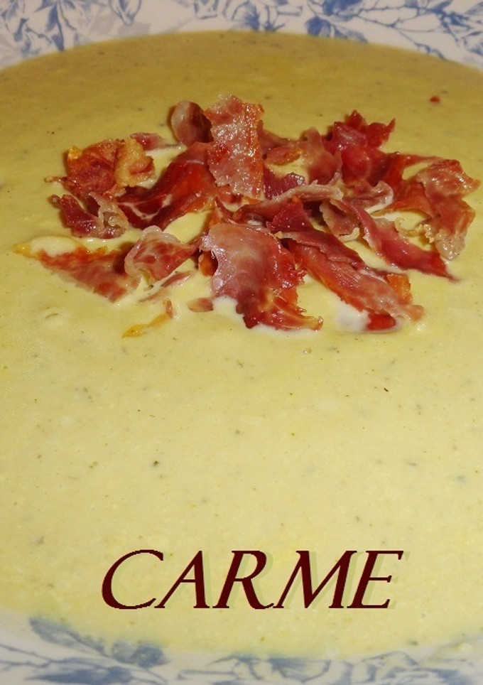 Una foto de Crema campesina con crujiente de jamón