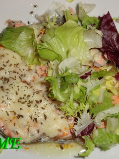 Una foto de Salmón fresco con queso gratinado