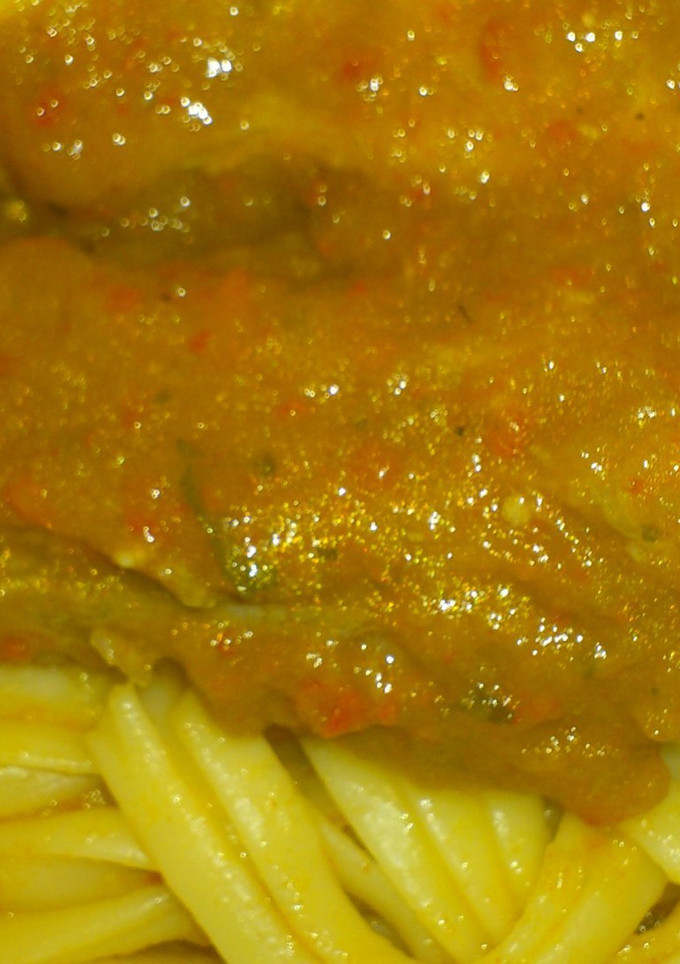Una foto de Costilla de cerdo guisada con tallarines