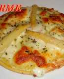 Mini pizza blanca tropical con langostinos