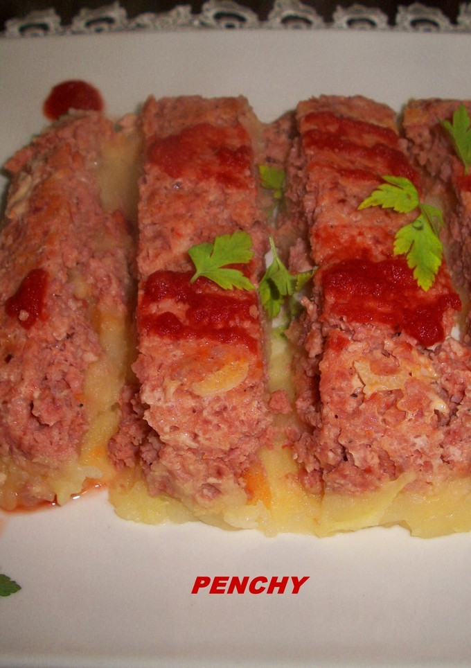 Una foto de Pastel con carne picada, chorizo ibérico y puré de patatas