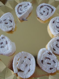 Una foto de Arrollados rellenos de queso crema y anchoas