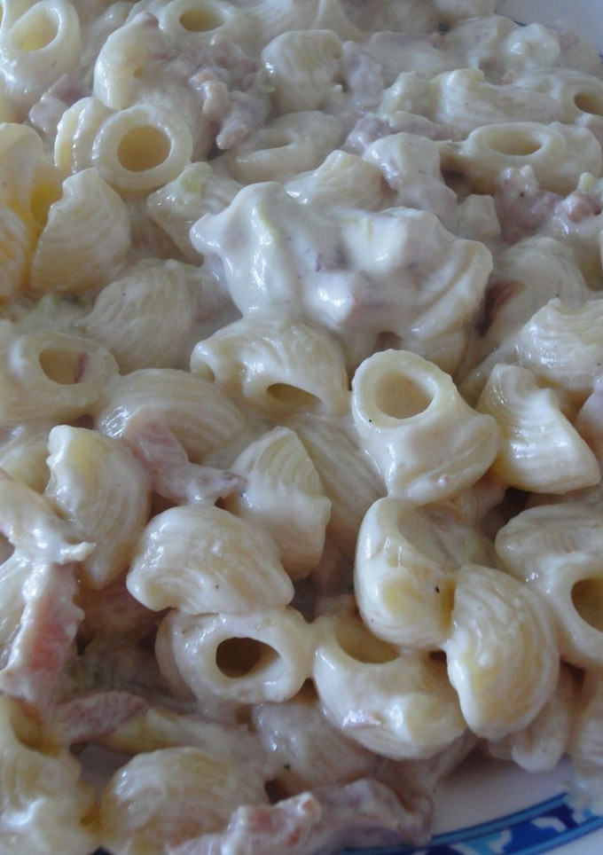 Una foto de Macarrones a la crema de queso y puerro