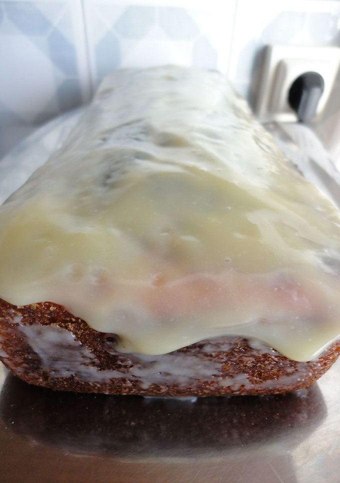 Una foto de Bizcocho de limón y chocolate blanco