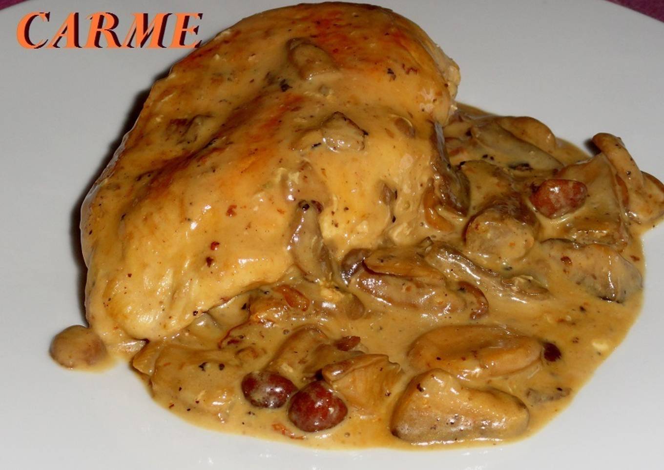 Pechugas de pollo con setas a la crema<br />