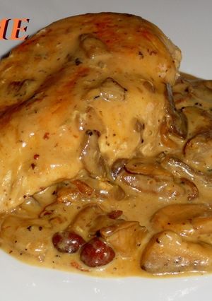 Una foto de Pechugas de pollo con setas a la crema