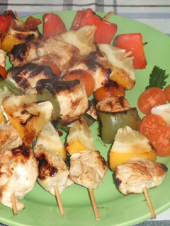 Una foto de Brochetas de pollo marinado con cidra