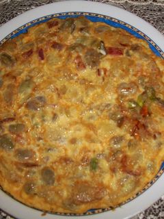 Una foto de Tortilla de habas frescas con bacón