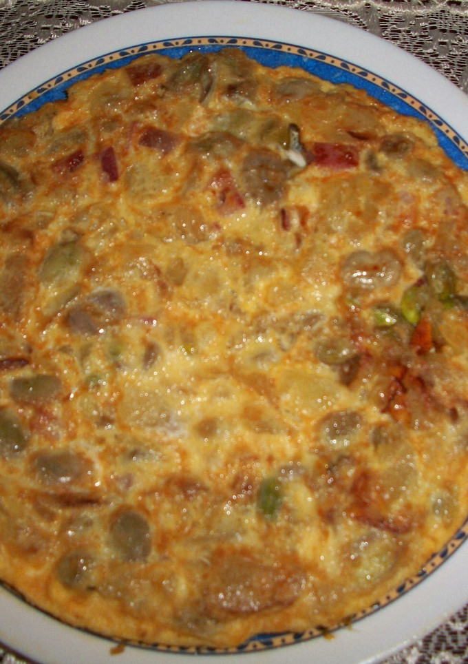 Una foto de Tortilla de habas frescas con bacón
