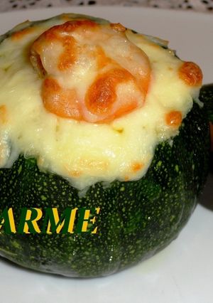 Una foto de Calabacín redondo relleno de langostinos