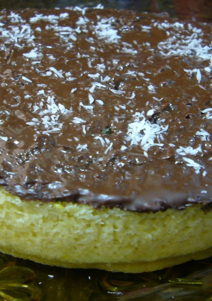 Una foto de Tarta de coco y chocolate en microondas