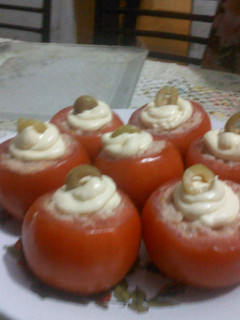 Una foto de Tomates rellenos con queso fontina