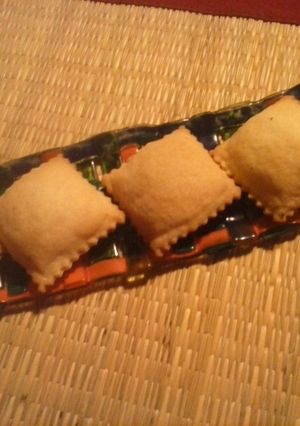 Una foto de Raviolones de hojaldre y quesos